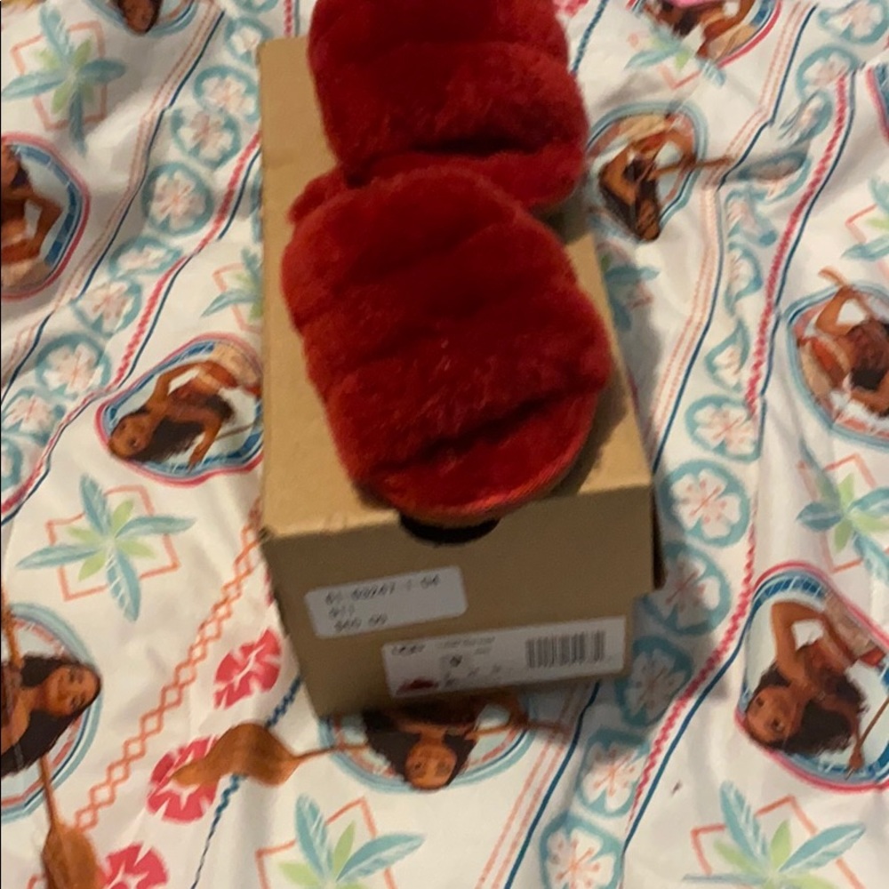 Ugg slippers new worn once